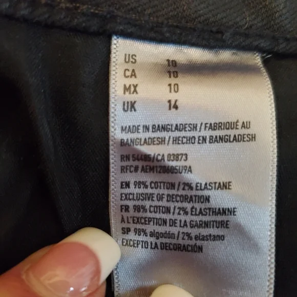 American Eagle Women's Vintage Distressed High Rise Shorts - Picture 10 of 10